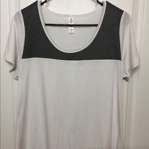 Lularoe Classic tee Size Medium